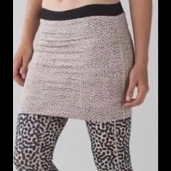 Lululemon Wunder Under Pant Dance Wide Waistband Leggings Skirt Cover size 4 - Picture 10 of 11